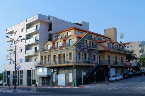  Aviv Hostel  Тверия